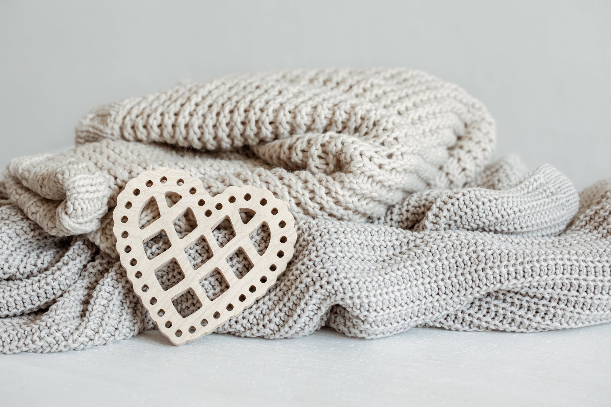 RECEIVERS AND SWADDLES